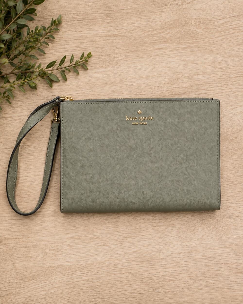 Kate Spade New York Lucy Wristlet Gold Hardware Zip Top Green